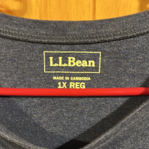 L.L. Bean Blue Insulated Short Sleeve T-Shirt - Picture 2 of 4